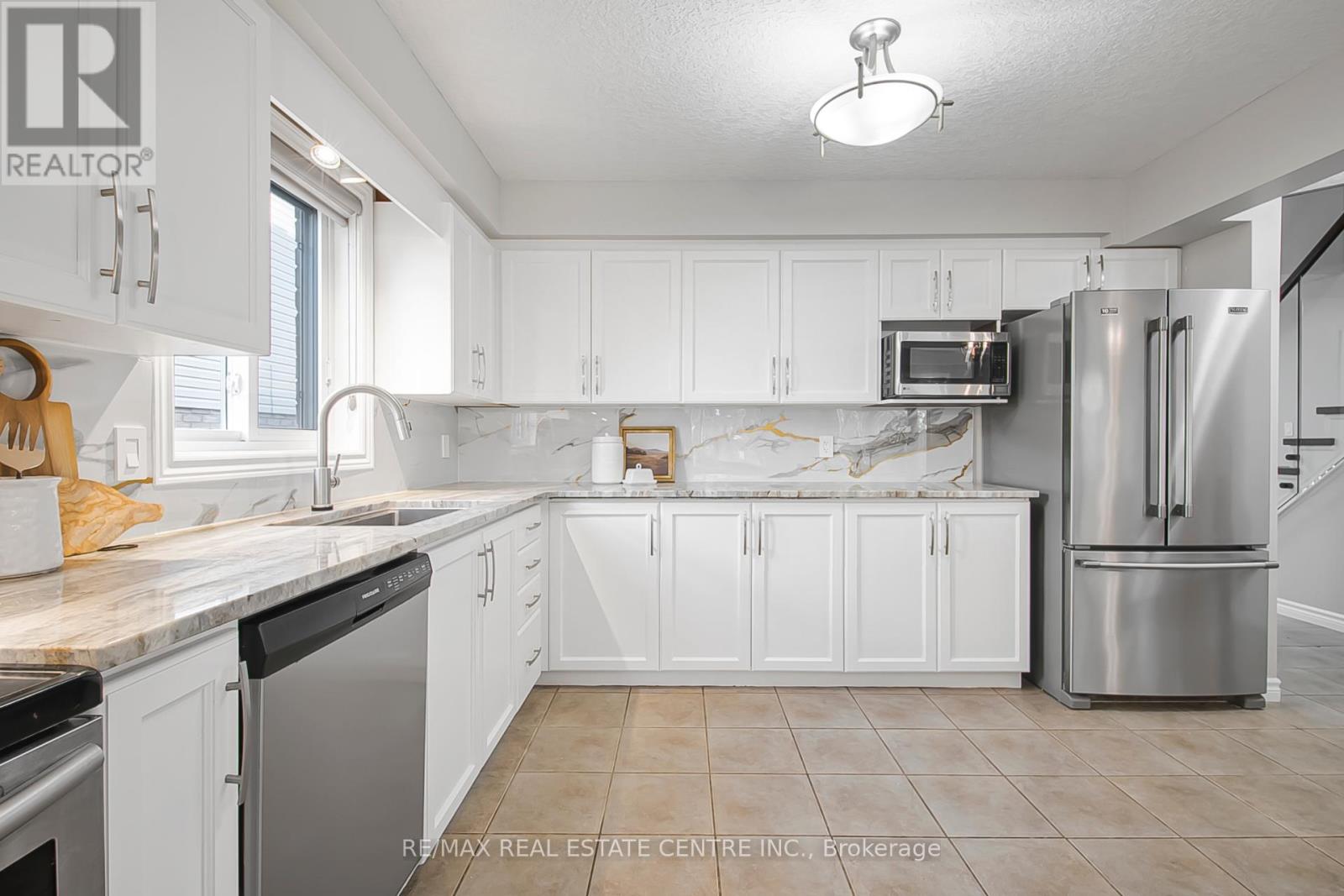 864 Frontenac Crescent, Woodstock, Ontario  N4V 0A8 - Photo 8 - X13174400