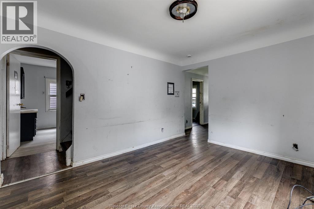 982 Bridge, Windsor, Ontario N9B 2N1 - Photo 2 - 26012178