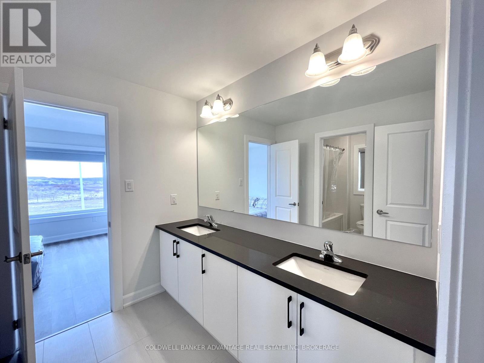 714 Daimler Parkway, Welland, Ontario  L3B 0H2 - Photo 19 - X13174102