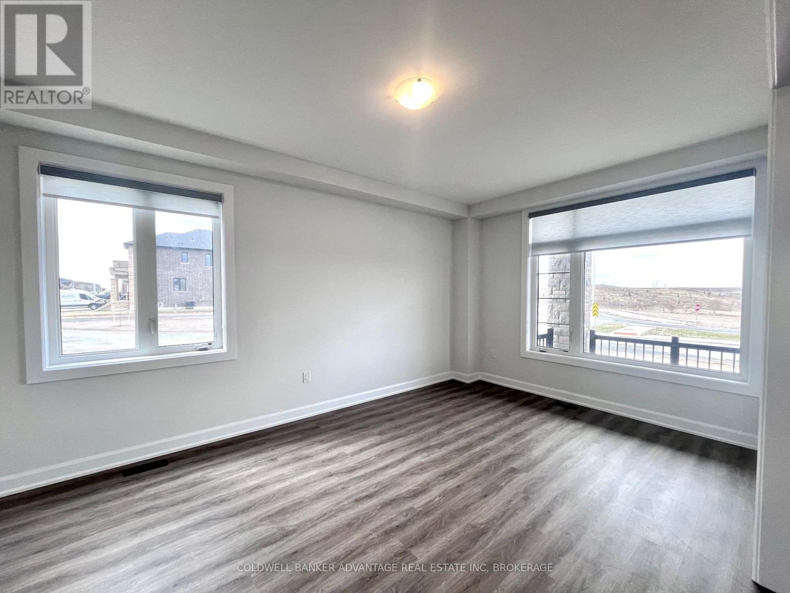 714 Daimler Parkway, Welland, Ontario  L3B 0H2 - Photo 3 - X13174102