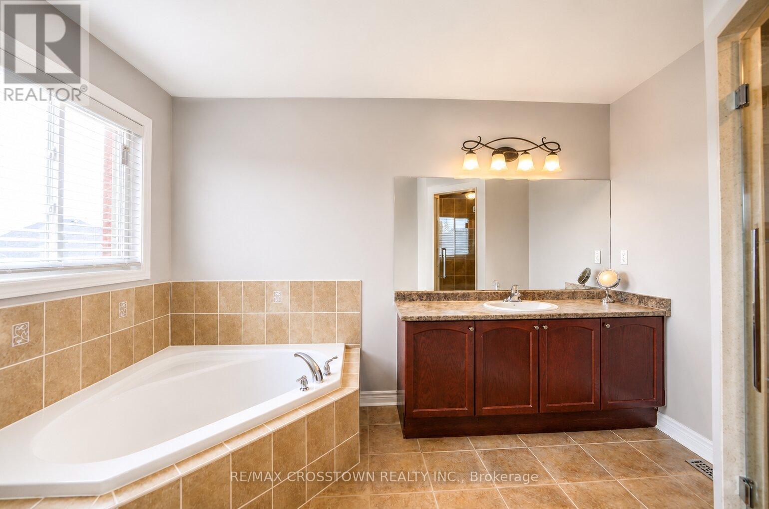 11 Lundigan Drive, Georgina, Ontario  L4P 0C3 - Photo 22 - N13174142
