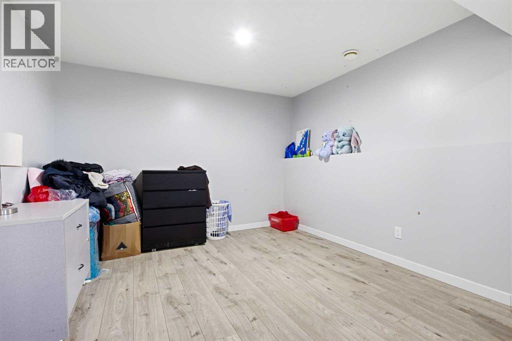 7002 50 Avenue, Camrose, Alberta  T4V 5G1 - Photo 19 - A2314443