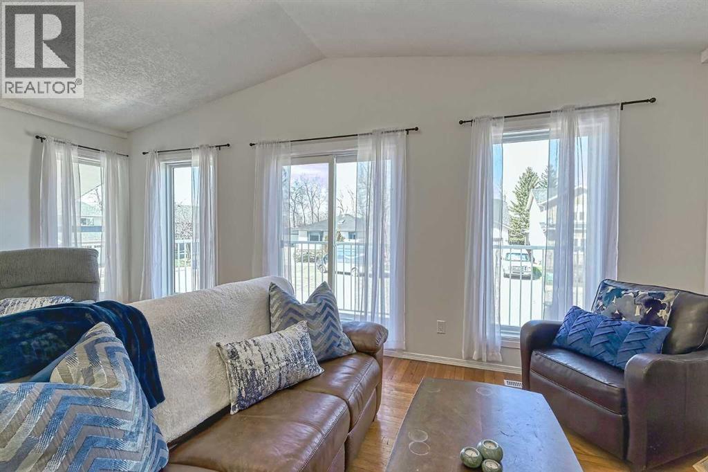 417 2 Avenue NW, Diamond Valley, Alberta