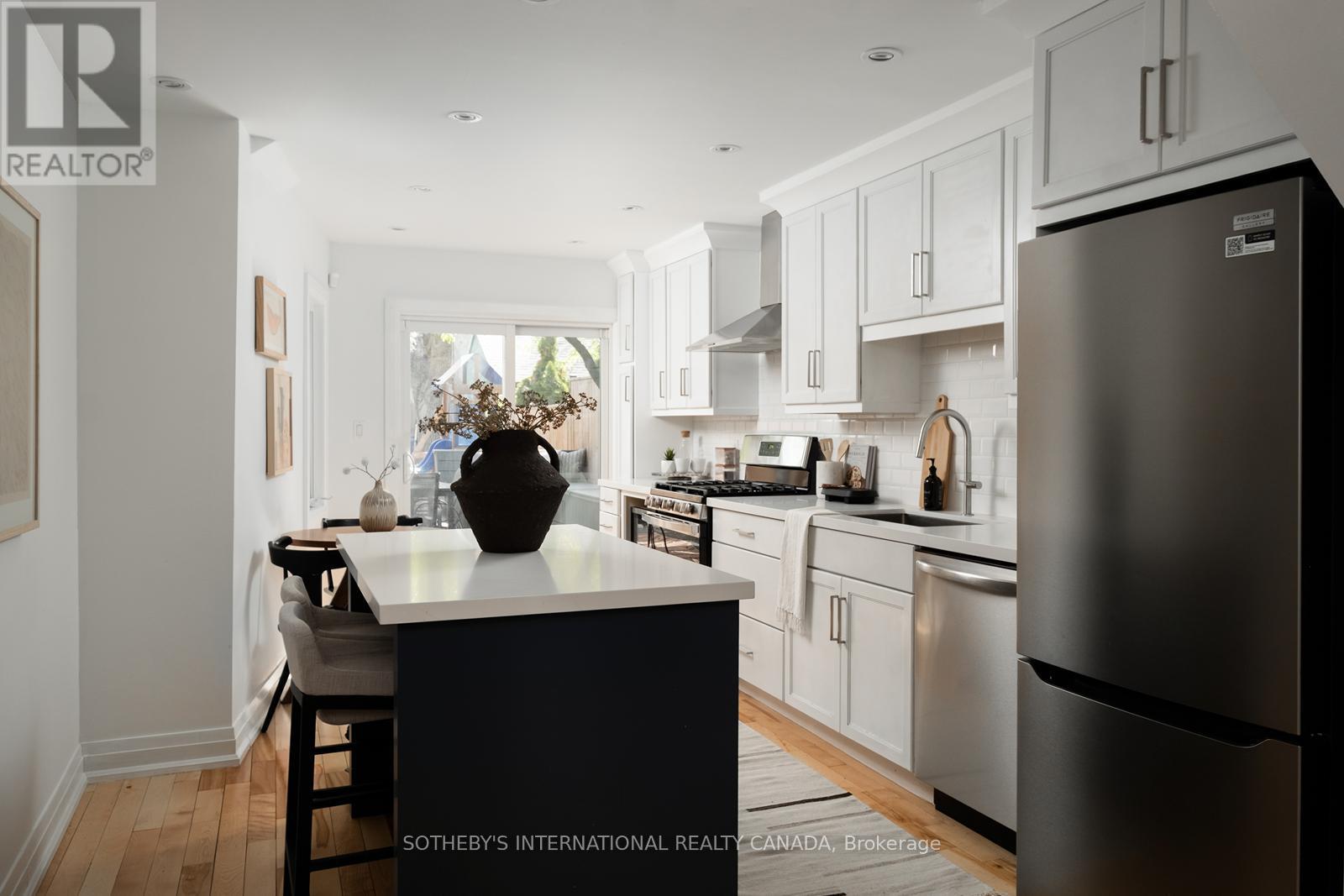 93 Fuller Avenue, Toronto, Ontario  M6R 2C4 - Photo 12 - W13173950