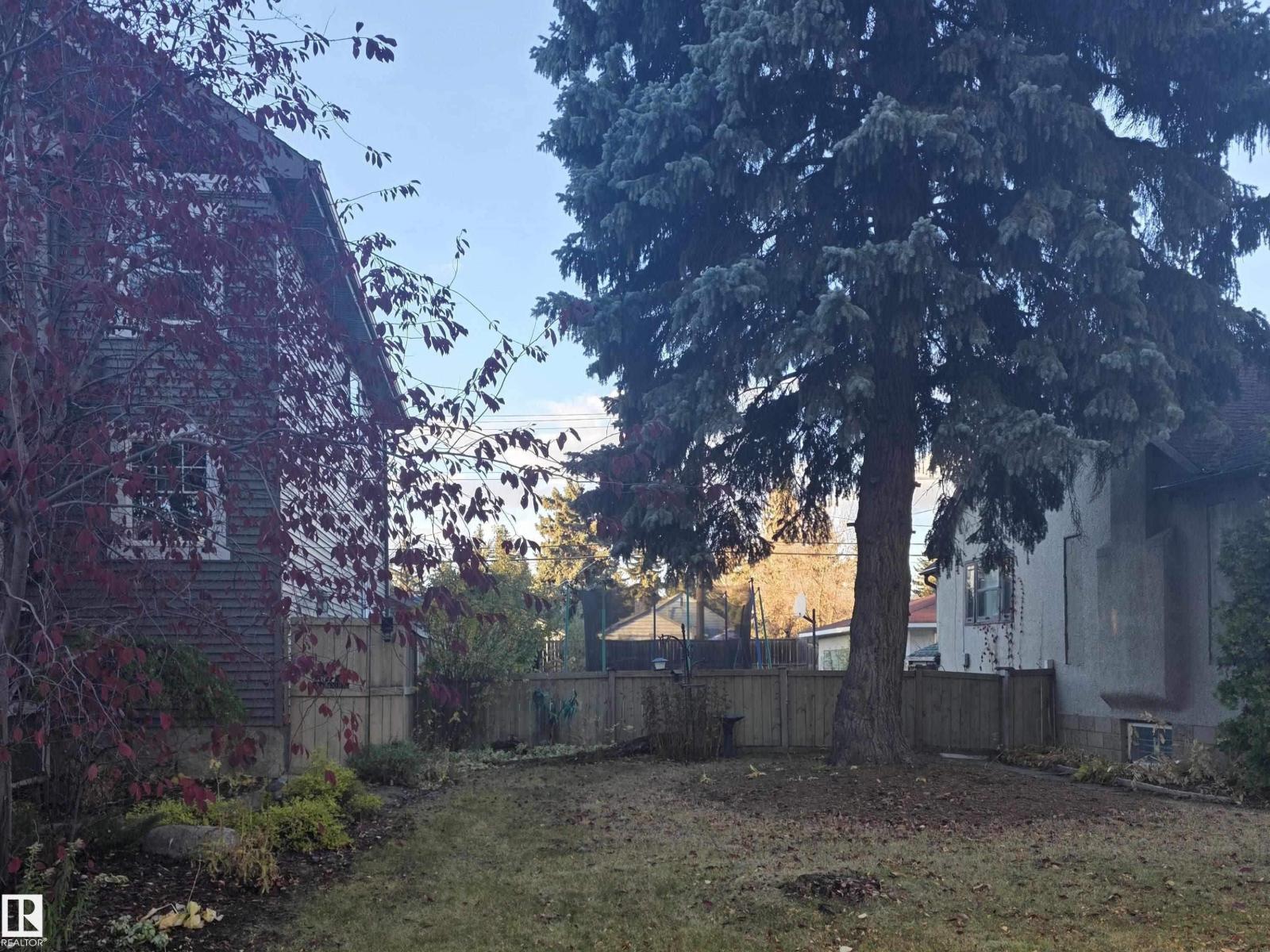 7510 111 Av Nw Nw, Edmonton, Alberta  T5B 0B7 - Photo 4 - E4489973