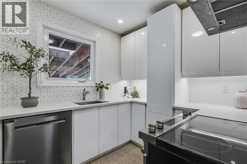 209 Bedford Road, Kitchener, Ontario  N2G 3A5 - Photo 10 - 40833288