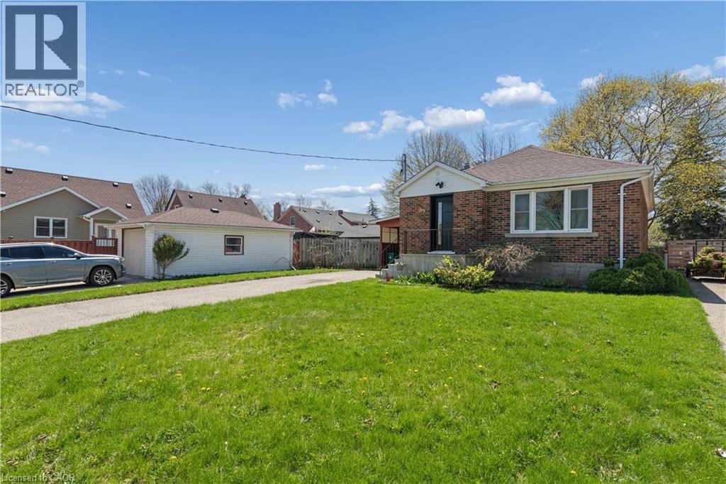 209 Bedford Road, Kitchener, Ontario  N2G 3A5 - Photo 2 - 40833288