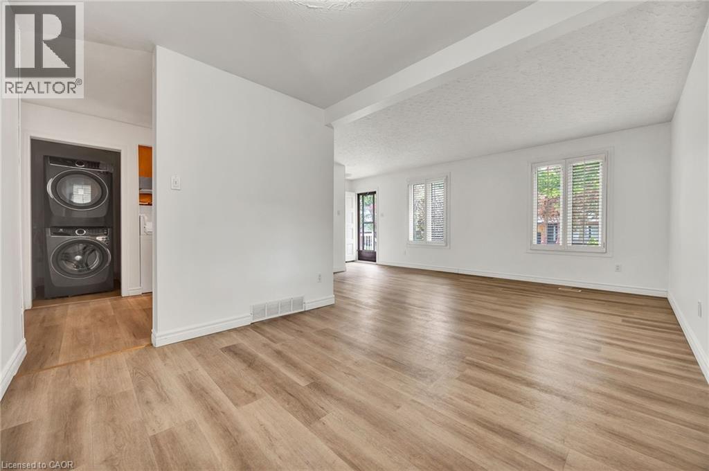 514 Fallingbrook Drive Unit# Upper, Waterloo, Ontario  N2L 4N3 - Photo 2 - 40833200