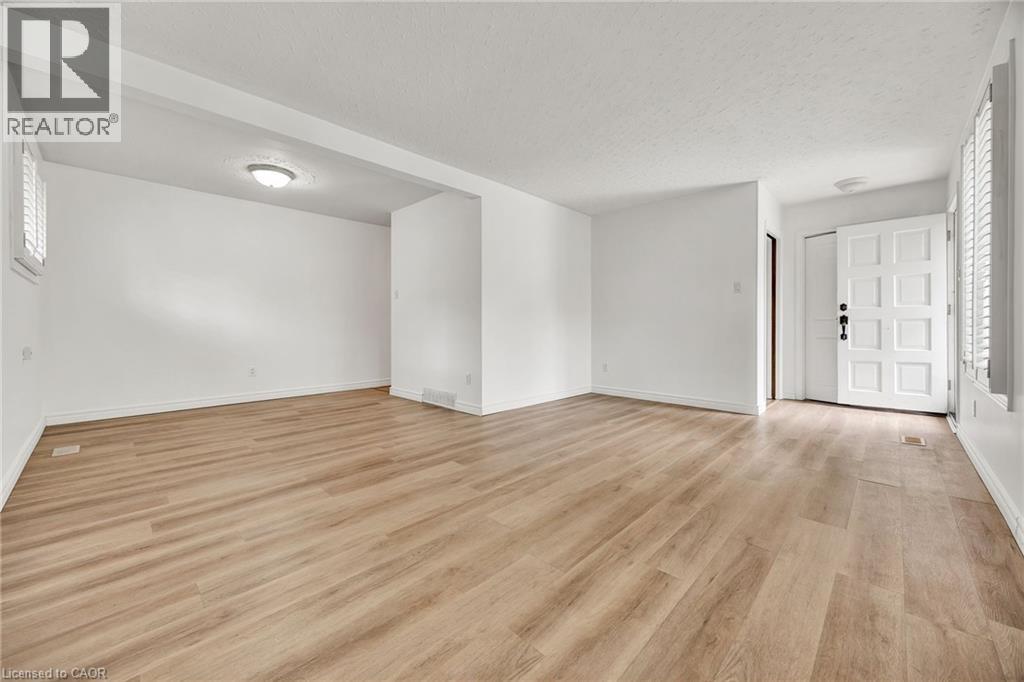 514 Fallingbrook Drive Unit# Upper, Waterloo, Ontario  N2L 4N3 - Photo 3 - 40833200