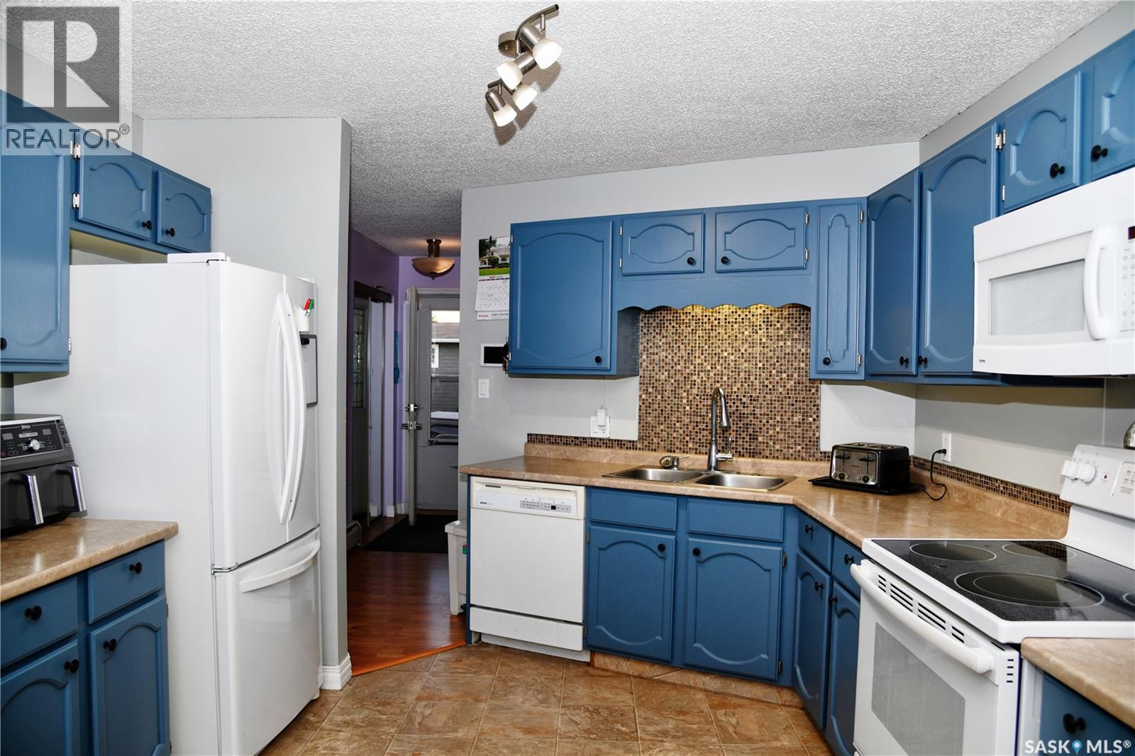 134 Cooper Crescent, Saskatoon, Saskatchewan  S7M 4L3 - Photo 2 - SK037114
