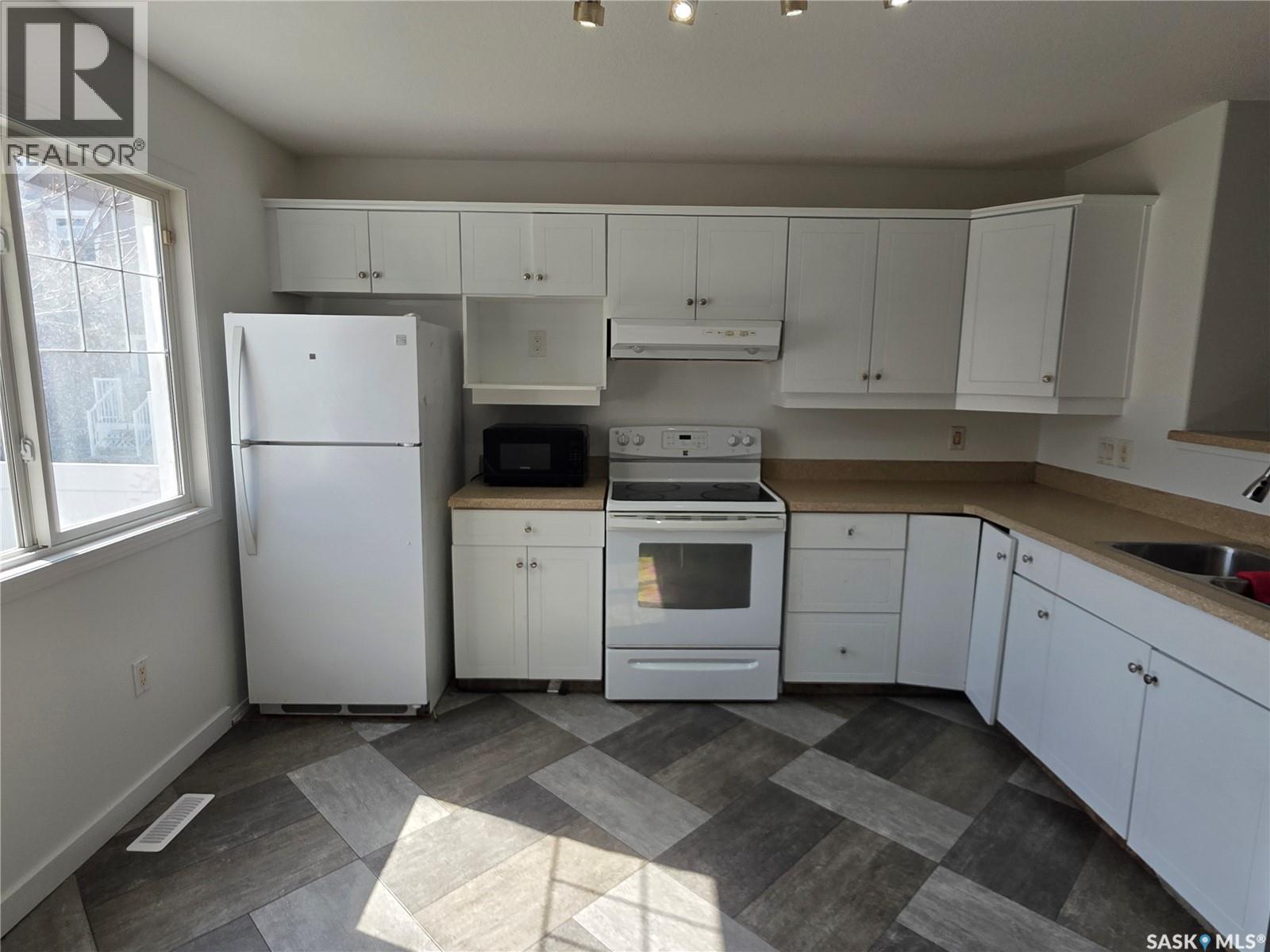 2195 Toronto Street, Regina, Saskatchewan  S4P 0B7 - Photo 8 - SK037101