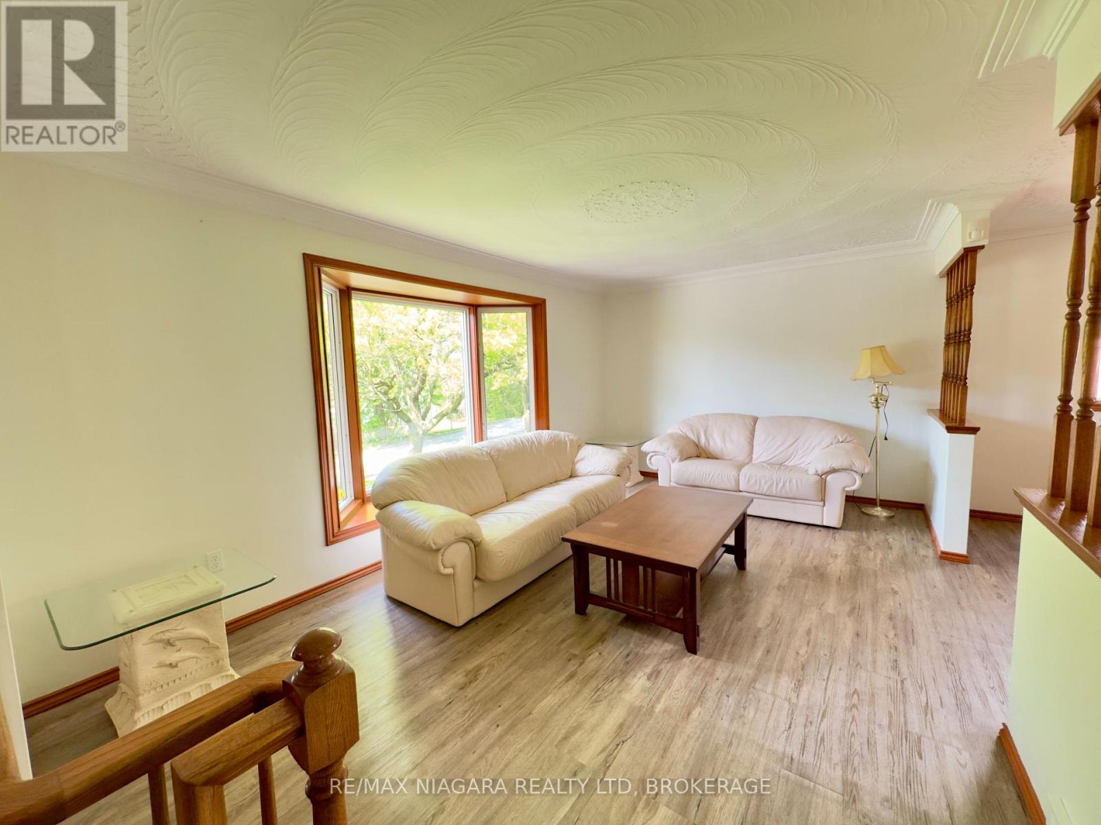 Upper - 4 Trillium Lane, St. Catharines, Ontario  L2T 1W2 - Photo 4 - X13172914