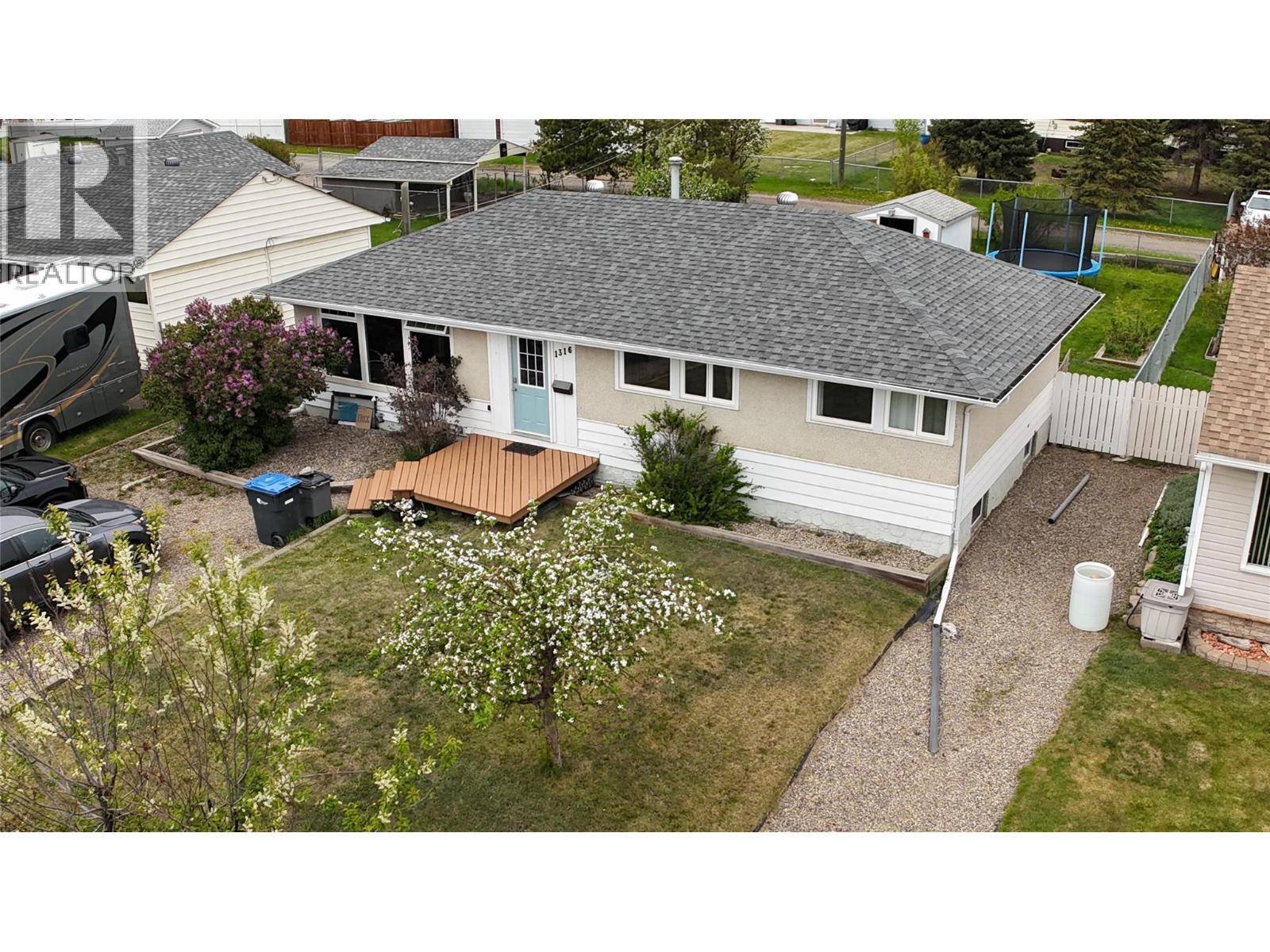 1316 93 Avenue, dawson creek, British Columbia