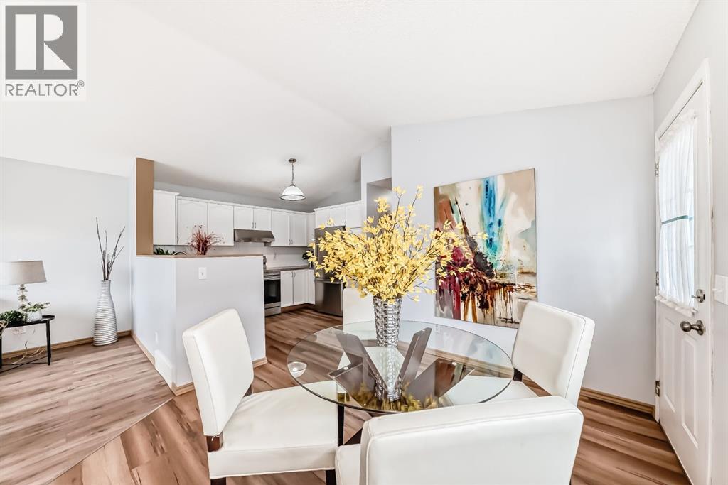 118 Bridleridge Way SW, Calgary, Alberta  T2Y 4K8 - Photo 12 - A2309870