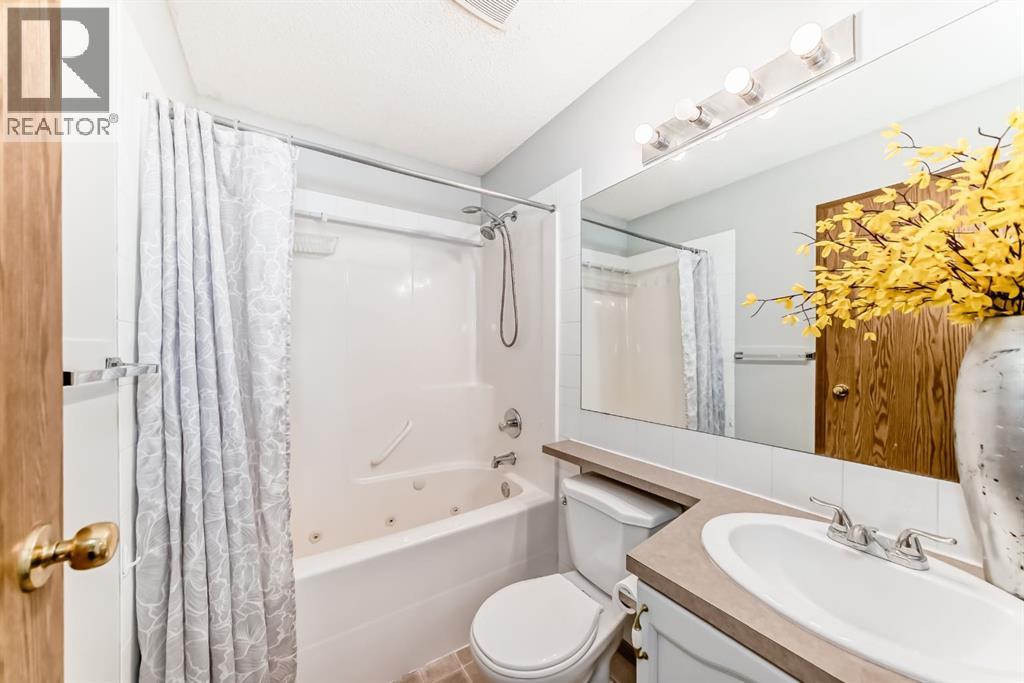 118 Bridleridge Way SW, Calgary, Alberta  T2Y 4K8 - Photo 23 - A2309870
