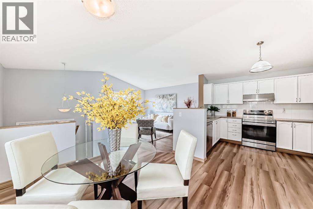 118 Bridleridge Way SW, Calgary, Alberta  T2Y 4K8 - Photo 13 - A2309870