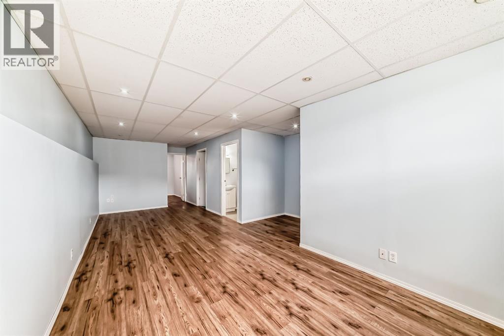 118 Bridleridge Way SW, Calgary, Alberta  T2Y 4K8 - Photo 26 - A2309870