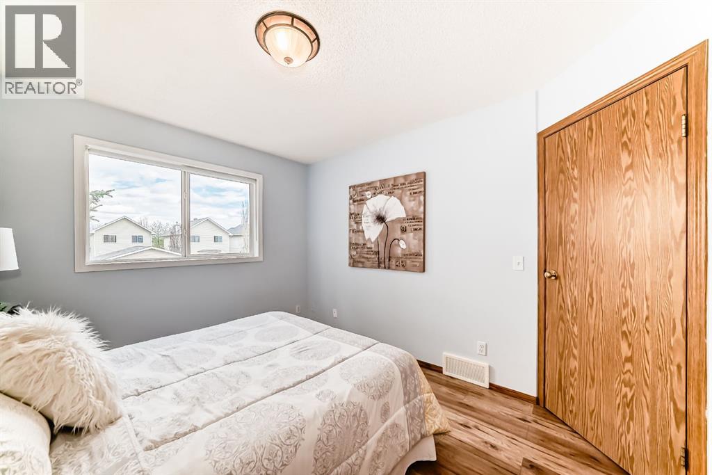 118 Bridleridge Way SW, Calgary, Alberta  T2Y 4K8 - Photo 18 - A2309870