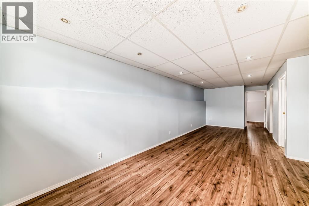 118 Bridleridge Way SW, Calgary, Alberta  T2Y 4K8 - Photo 25 - A2309870