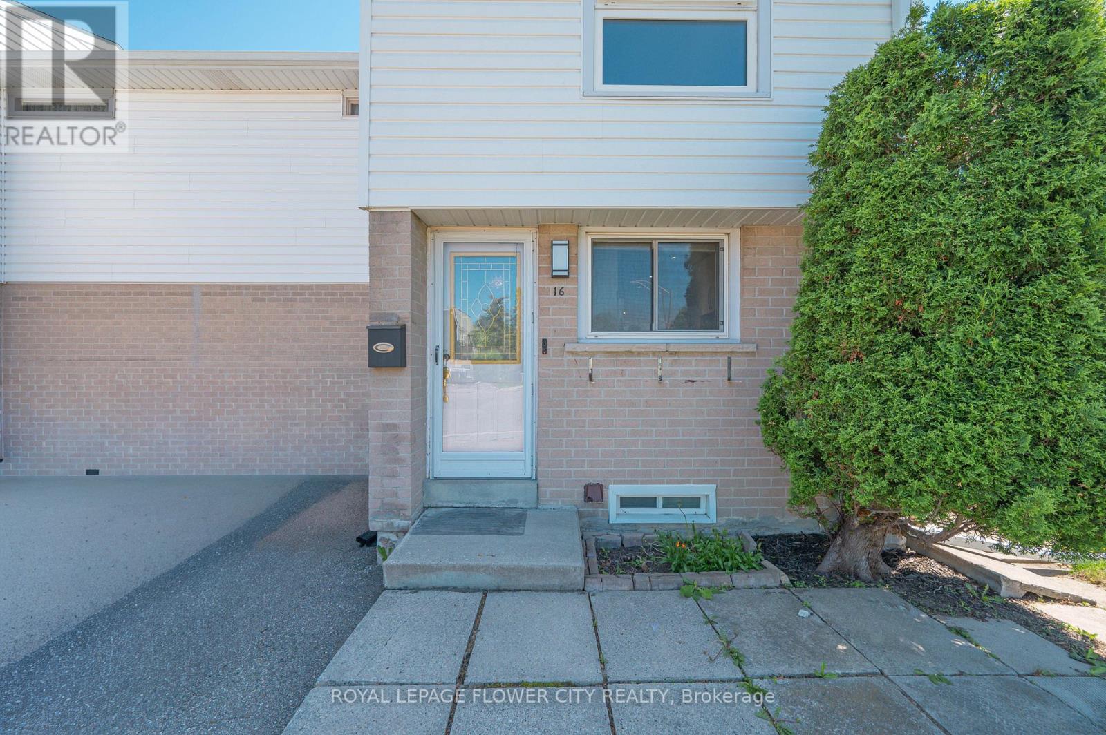 16 Gleneaden Court, Brampton, Ontario  L6S 2J7 - Photo 3 - W13173624