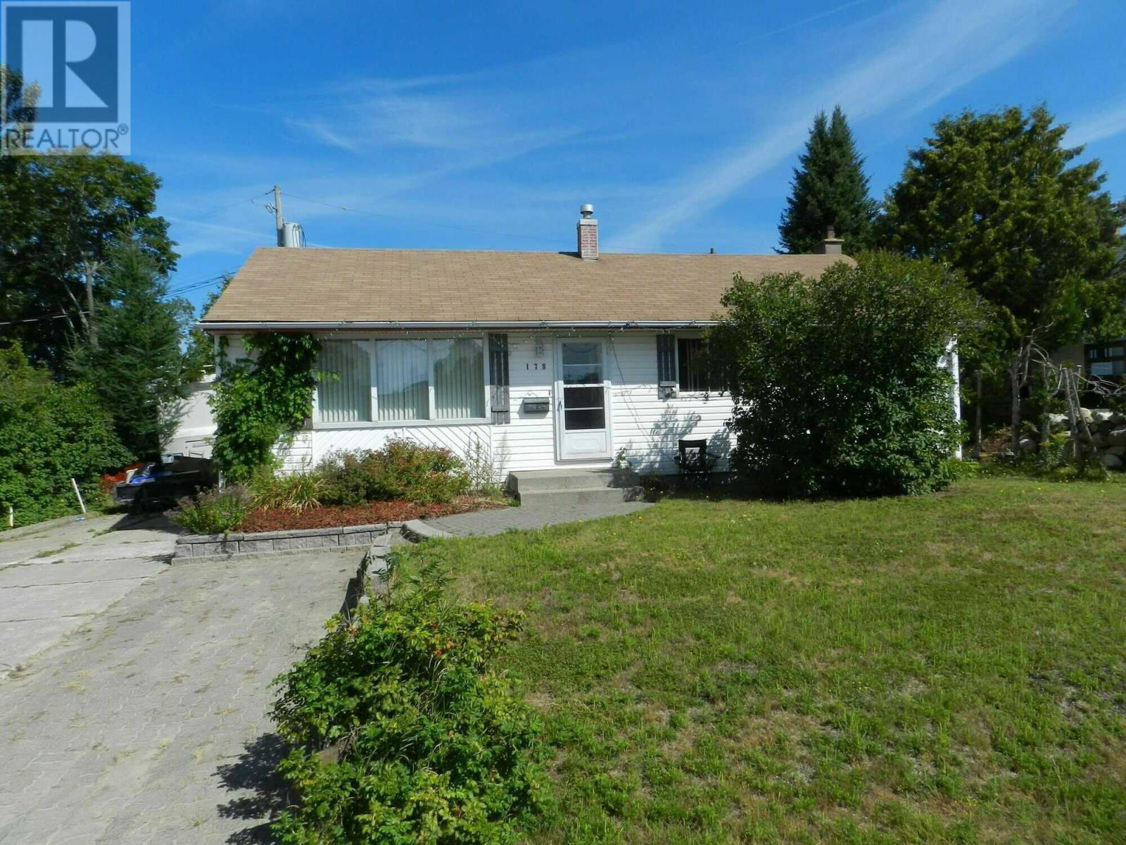 178 Hillside Dr S, Elliot Lake, Ontario  P5A 1N3 - Photo 1 - SM260557