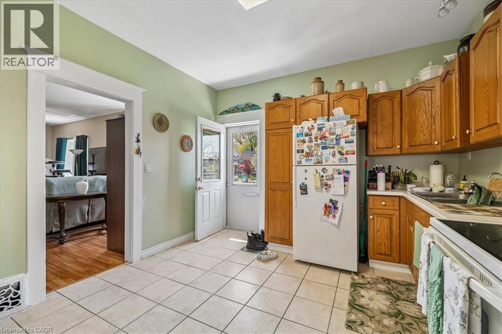 155 1/2 Lake Street Unit# Main, St. Catharines, Ontario  L2R 5Y5 - Photo 22 - 40833674
