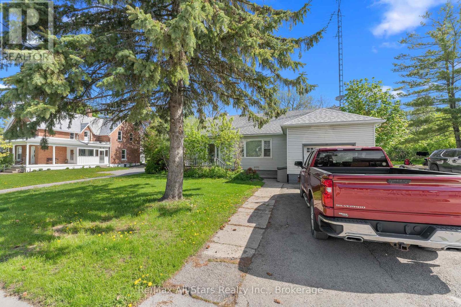 29 Francis Street E, Kawartha Lakes, Ontario  K0M 1N0 - Photo 3 - X13174708
