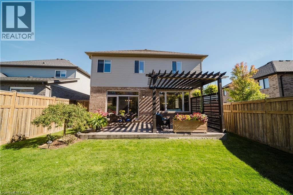 597 Sundew Drive, Waterloo, Ontario  N2V 0B9 - Photo 2 - 40831410