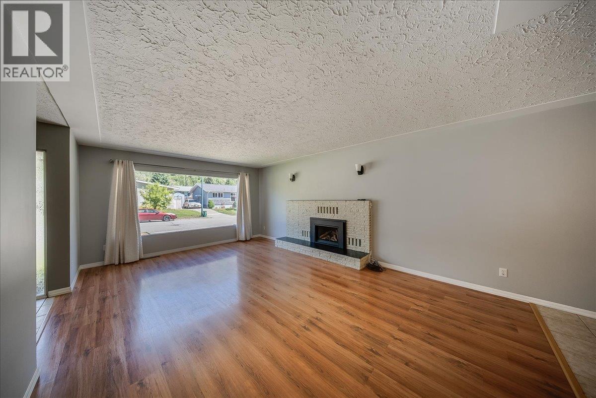 3542 Marigold Drive, Trail, British Columbia  V1R 2X6 - Photo 10 - 10388604