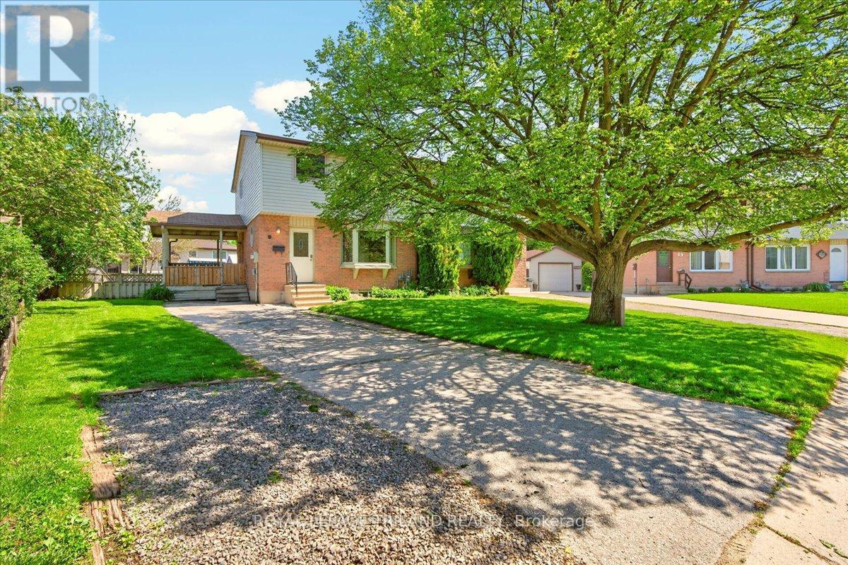 9 Parcreek Place, Strathroy-Caradoc, Ontario  N7G 3S1 - Photo 3 - X13174848