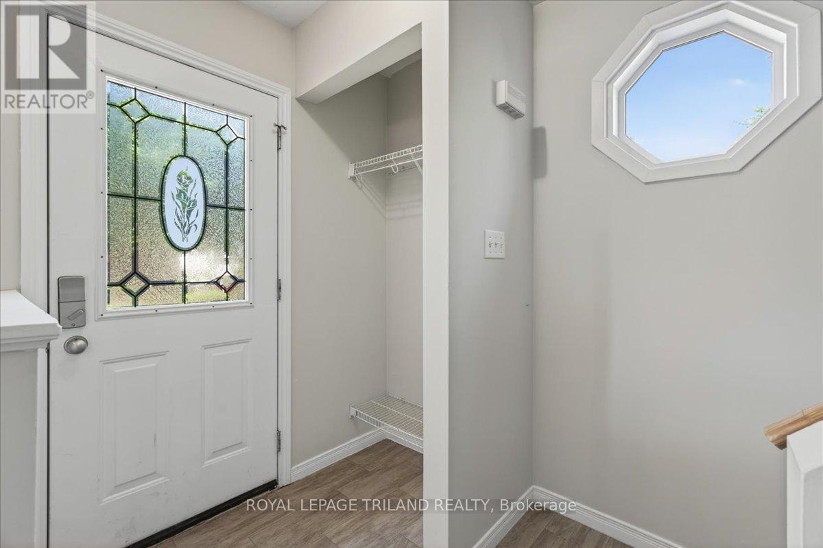 9 Parcreek Place, Strathroy-Caradoc, Ontario  N7G 3S1 - Photo 6 - X13174848