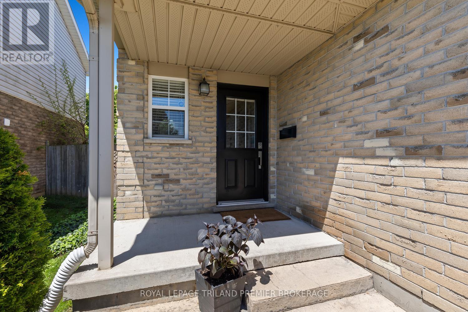 872 Marigold Street, London North, Ontario  N5X 4G8 - Photo 2 - X13174950