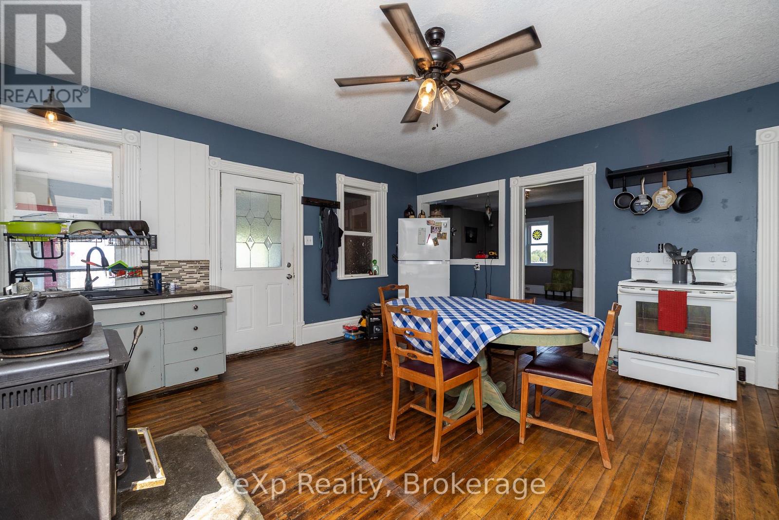 1097 6 Highway, South Bruce Peninsula, Ontario  N0H 1X0 - Photo 10 - X13174706
