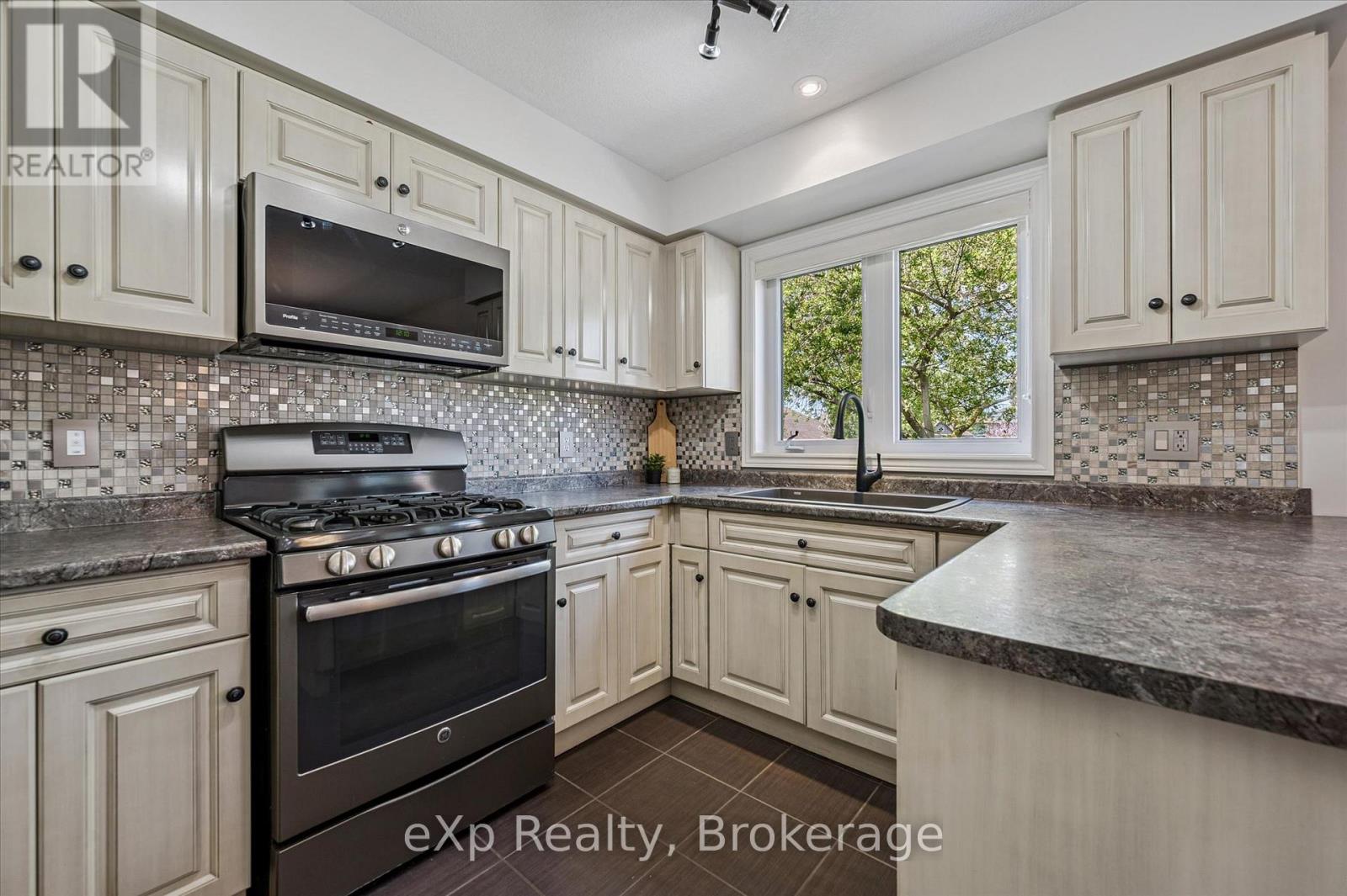 52 Marr Drive, Centre Wellington (Elora/salem), Ontario  N0B 1S0 - Photo 18 - X13174974
