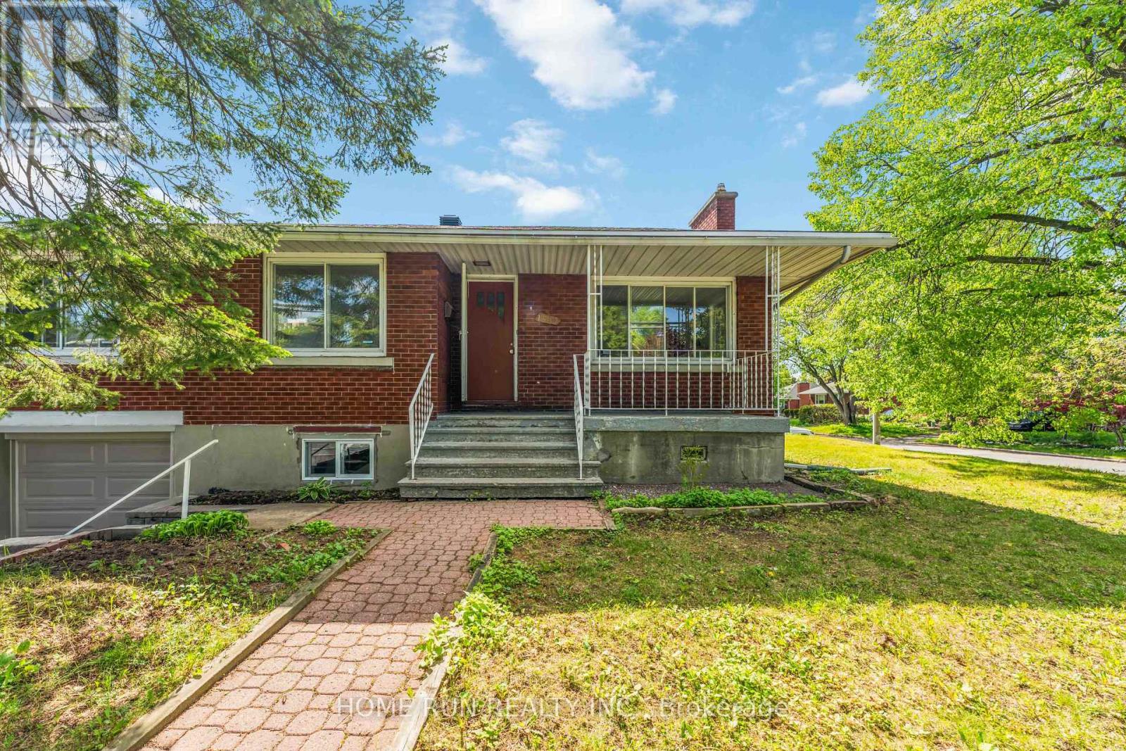 1530 CLEMENTINE BOULEVARD W, Ottawa, Ontario