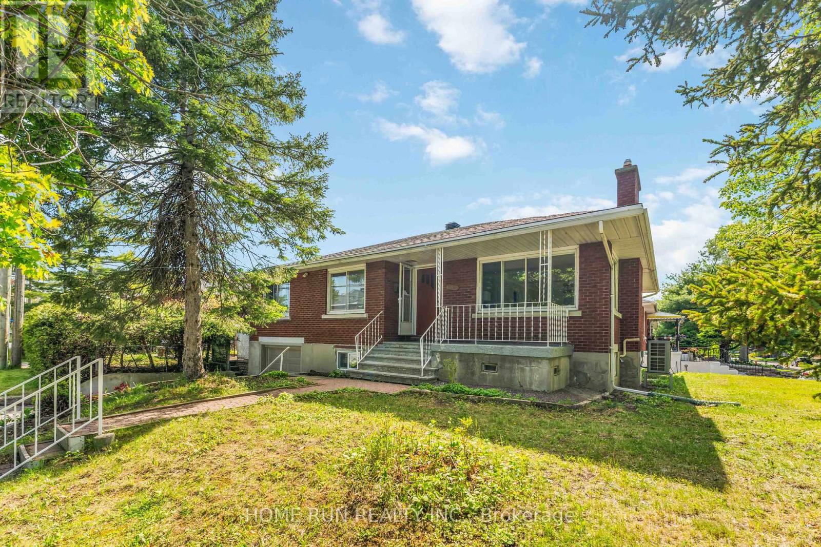 1530 Clementine Boulevard W, Ottawa, Ontario  K1H 8G3 - Photo 2 - X13175084