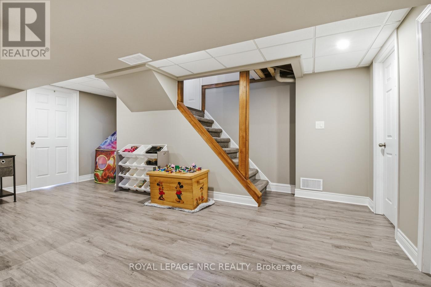 9 Greenhill Drive, Thorold, Ontario  L2V 1W4 - Photo 23 - X13175072