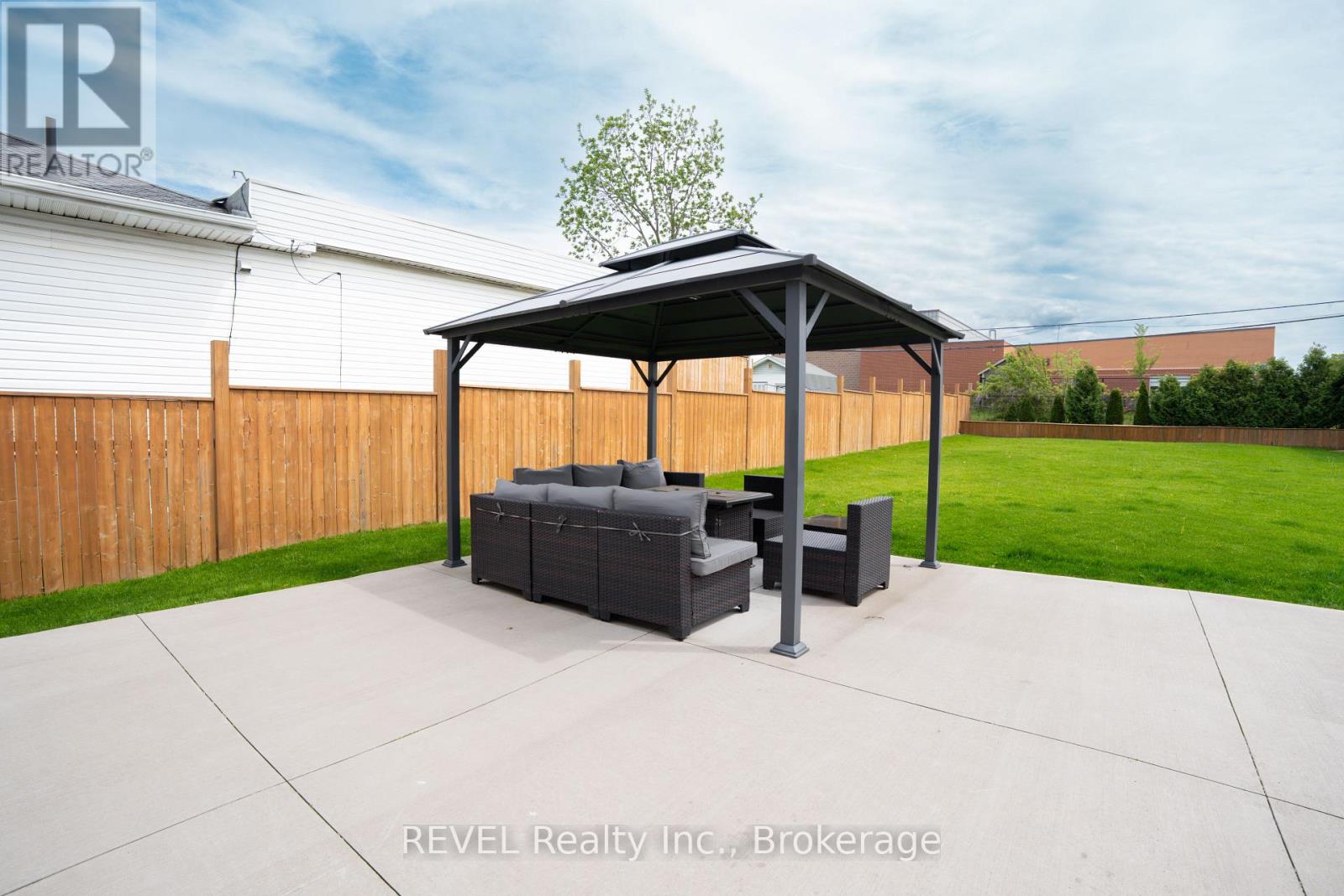 34 Bloomfield Avenue, St. Catharines, Ontario  L2P 1X3 - Photo 35 - X13175146