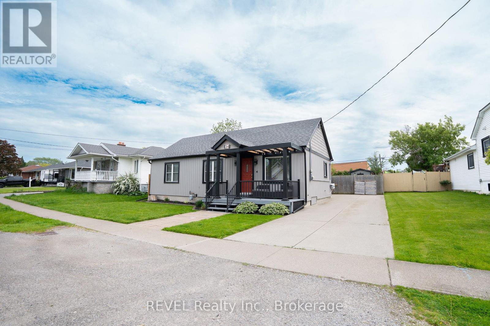 34 Bloomfield Avenue, St. Catharines, Ontario  L2P 1X3 - Photo 4 - X13175146