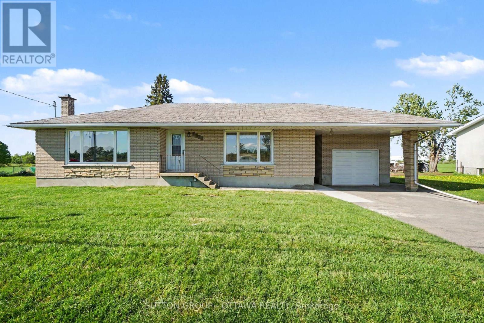 6573 Russell Road, Ottawa, Ontario  K0A 1K0 - Photo 1 - X13175210