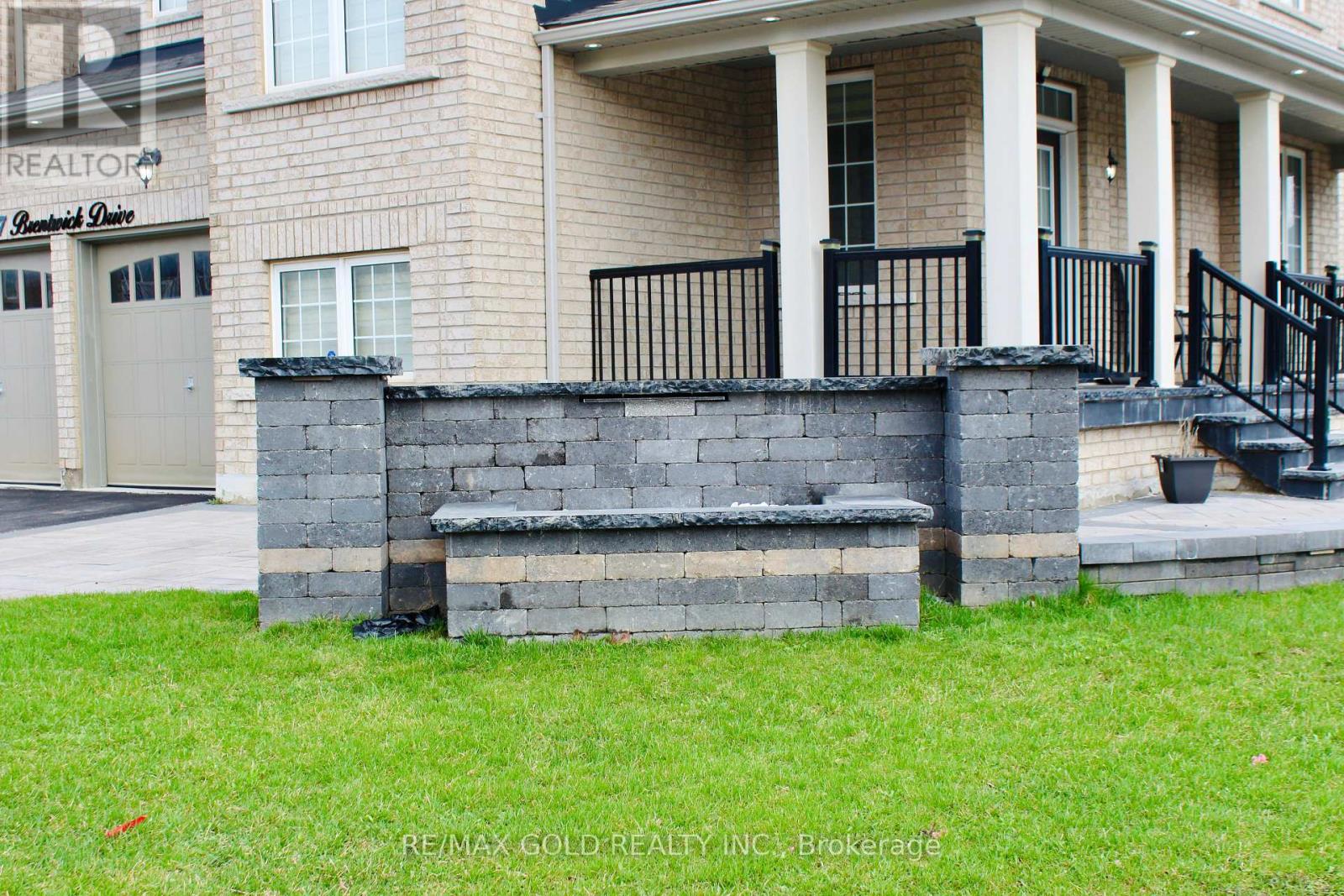 27 Brentwick Drive, Brampton, Ontario  L6X 5G1 - Photo 8 - W13116834
