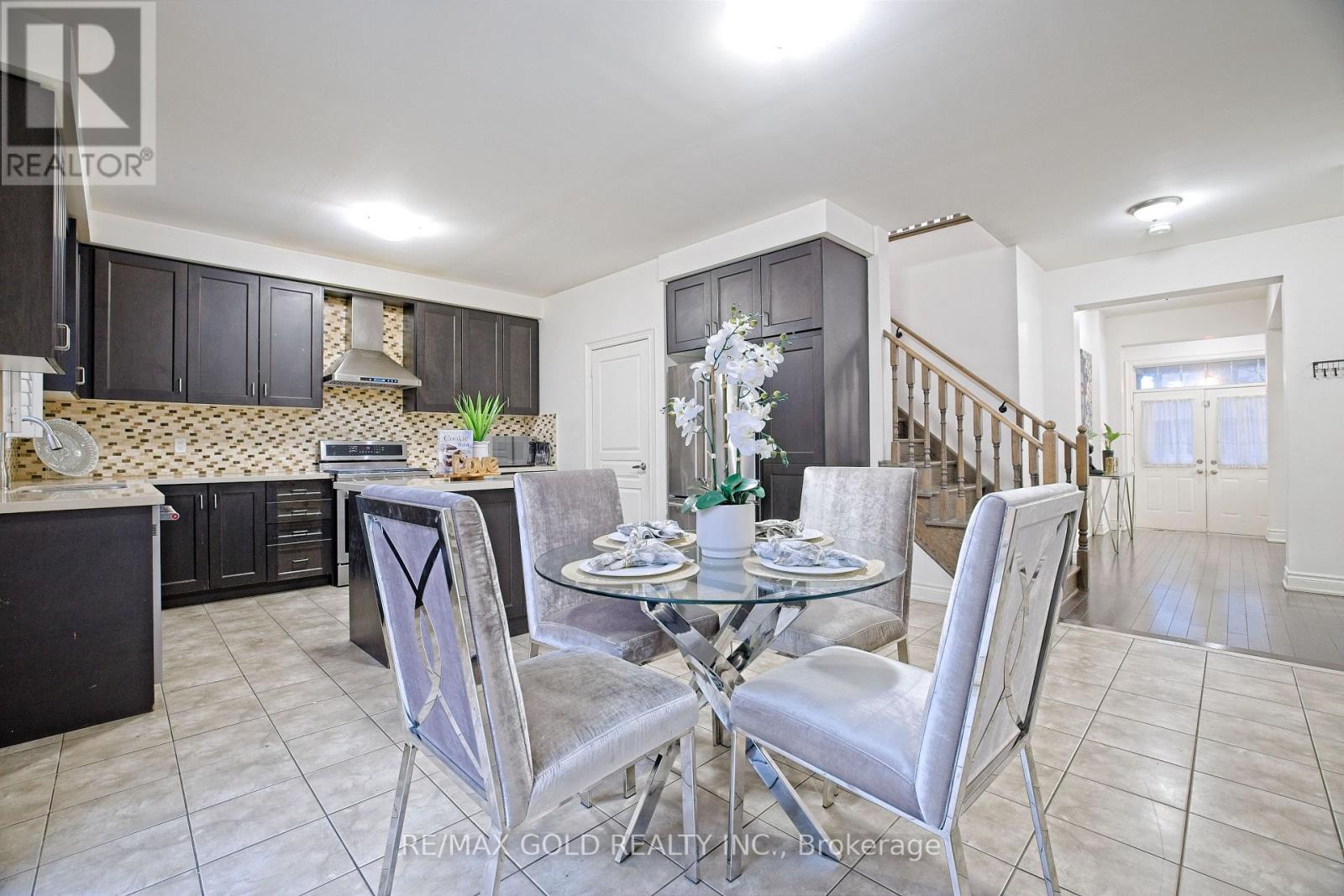 10 Dopp Crescent, Brampton, Ontario  L6P 4C8 - Photo 15 - W13120132