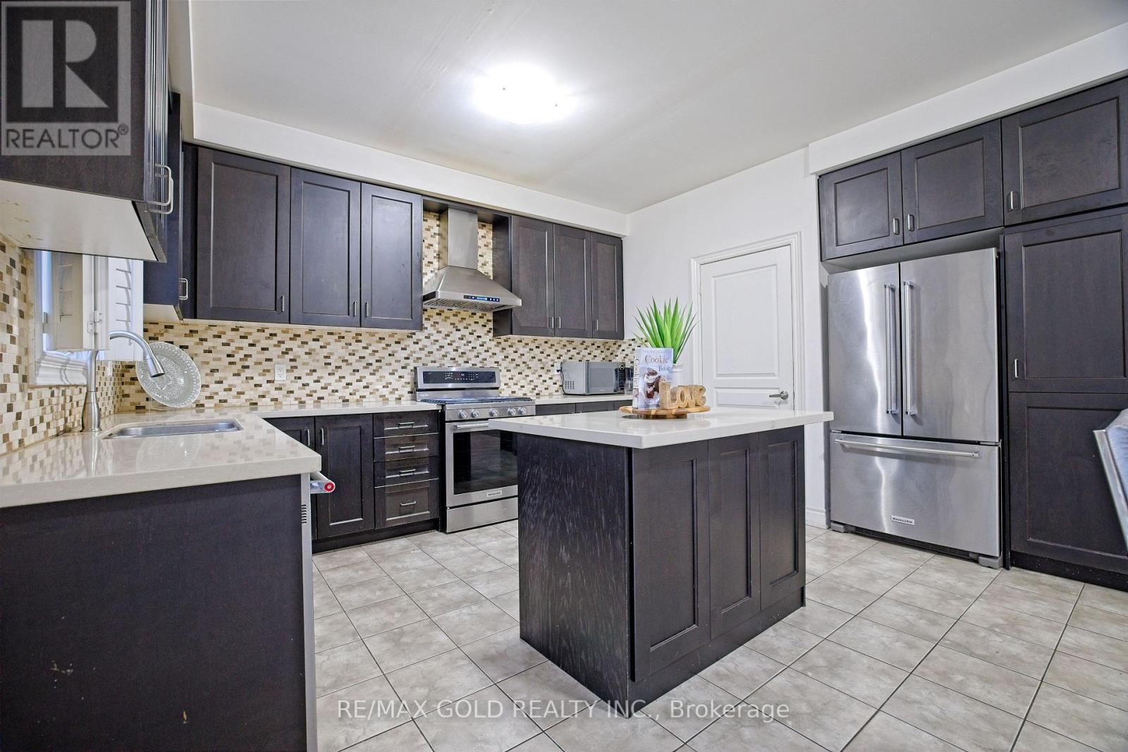 10 Dopp Crescent, Brampton, Ontario  L6P 4C8 - Photo 16 - W13120132