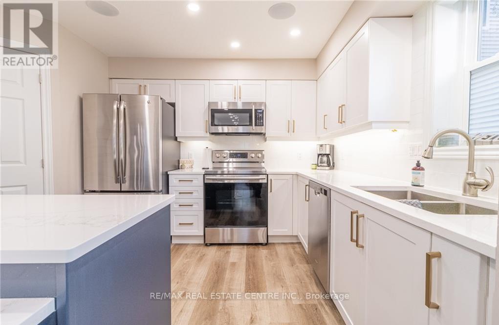 11 Dietrich Crescent, Lambton Shores, Ontario  N0M 1T0 - Photo 9 - X12988050