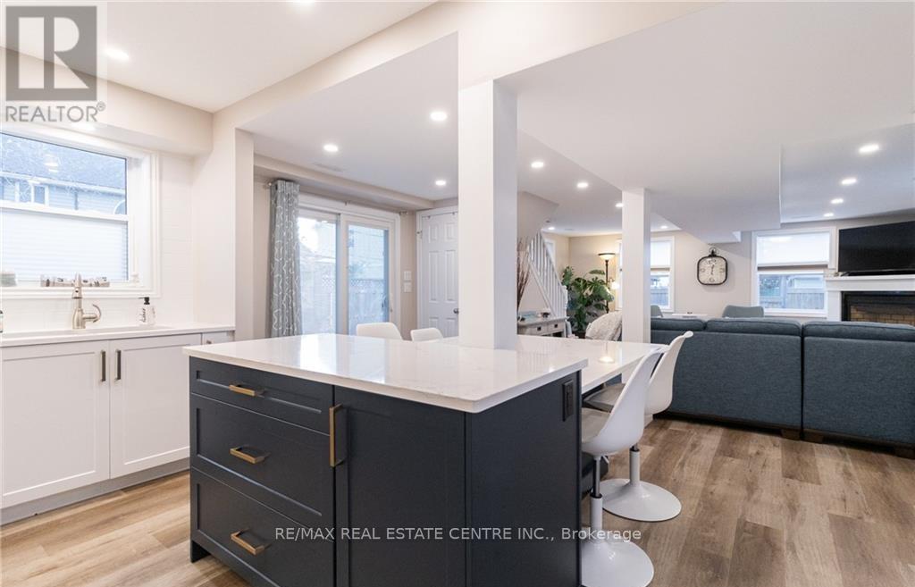 11 Dietrich Crescent, Lambton Shores, Ontario  N0M 1T0 - Photo 4 - X12988050