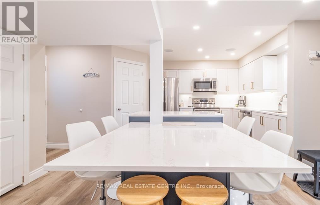 11 Dietrich Crescent, Lambton Shores, Ontario  N0M 1T0 - Photo 6 - X12988050