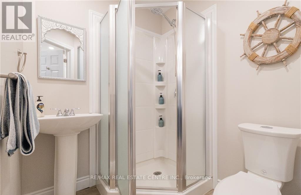11 Dietrich Crescent, Lambton Shores, Ontario  N0M 1T0 - Photo 24 - X12988050