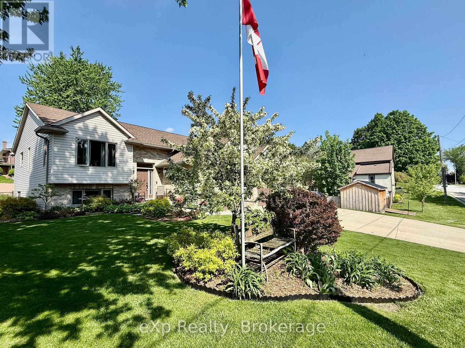 701 Alma Street, Brockton, Ontario  N0G 2V0 - Photo 2 - X13026920