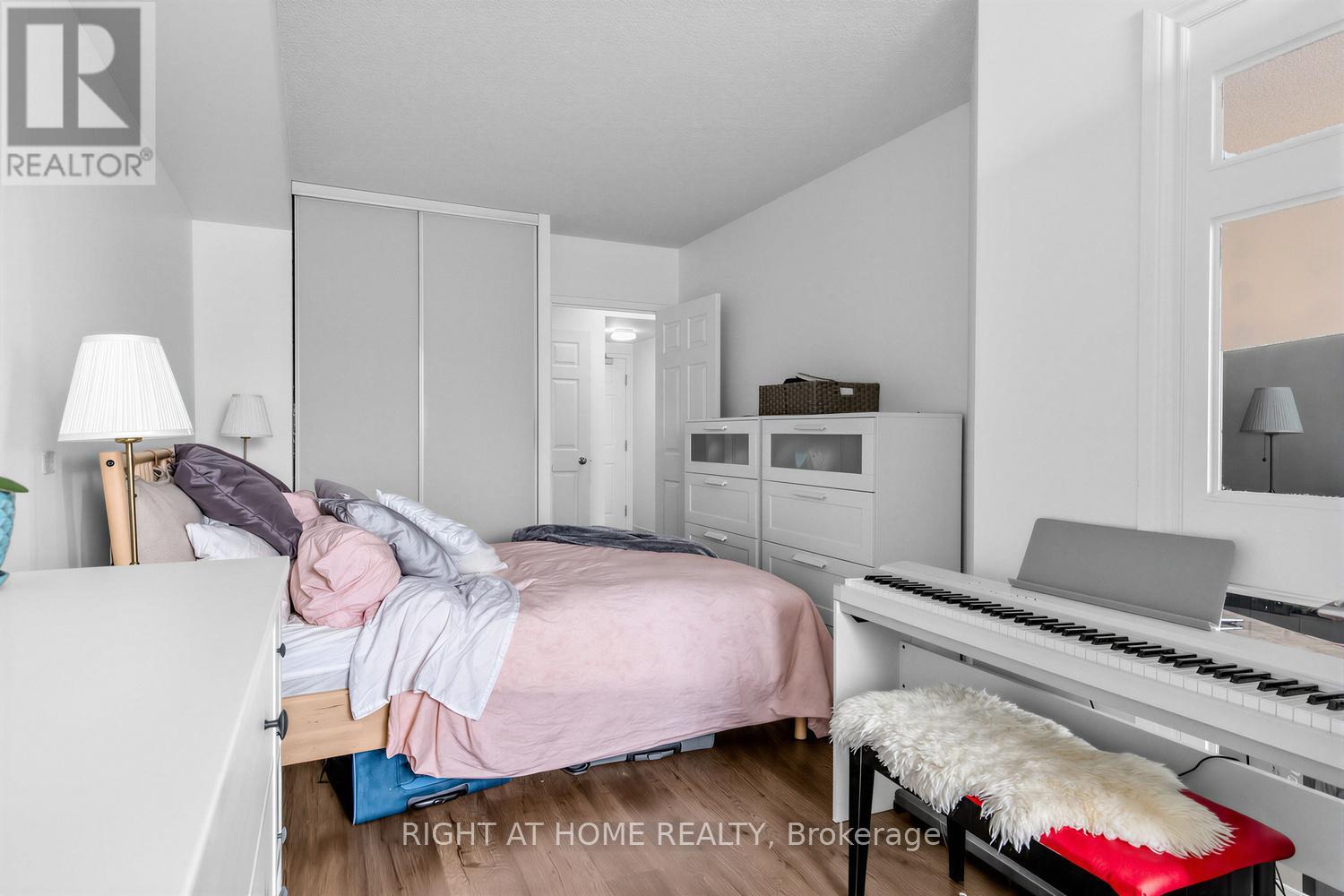 804 - 284 Bloor Street W, Toronto, Ontario  M5S 3B8 - Photo 13 - C13174762