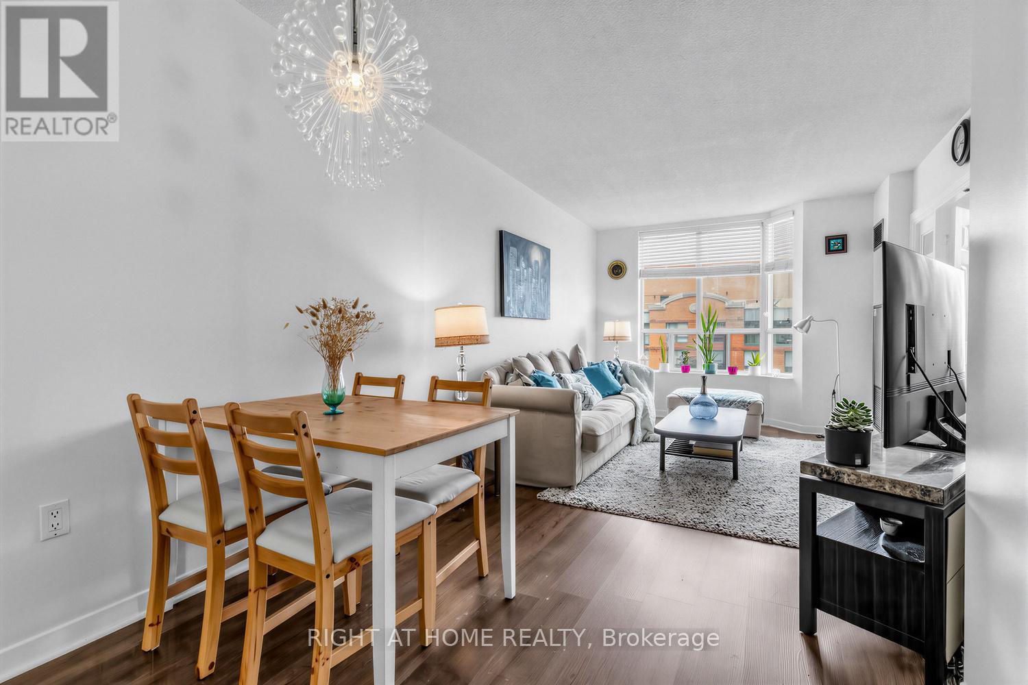804 - 284 Bloor Street W, Toronto, Ontario  M5S 3B8 - Photo 2 - C13174762